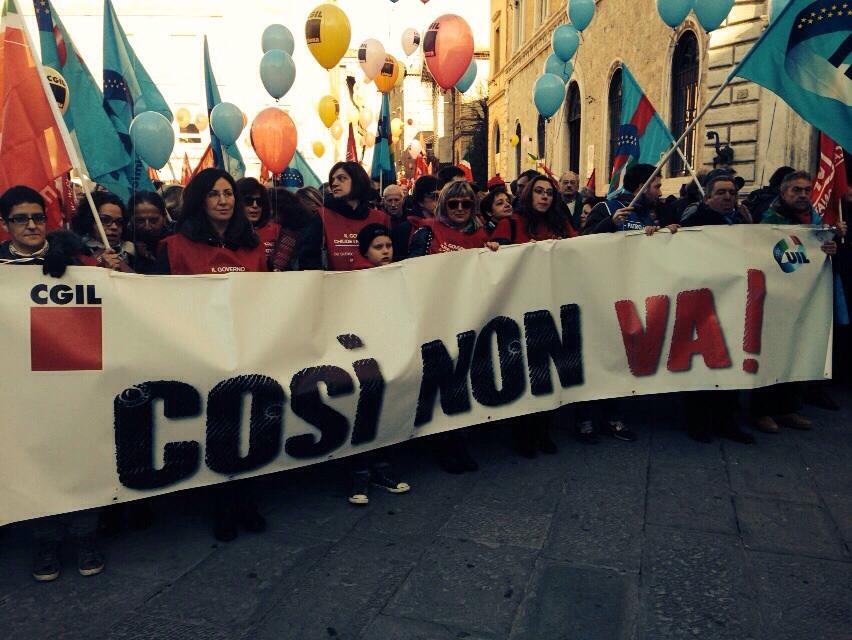 Sciopero generale, gli scatti della protesta toscana