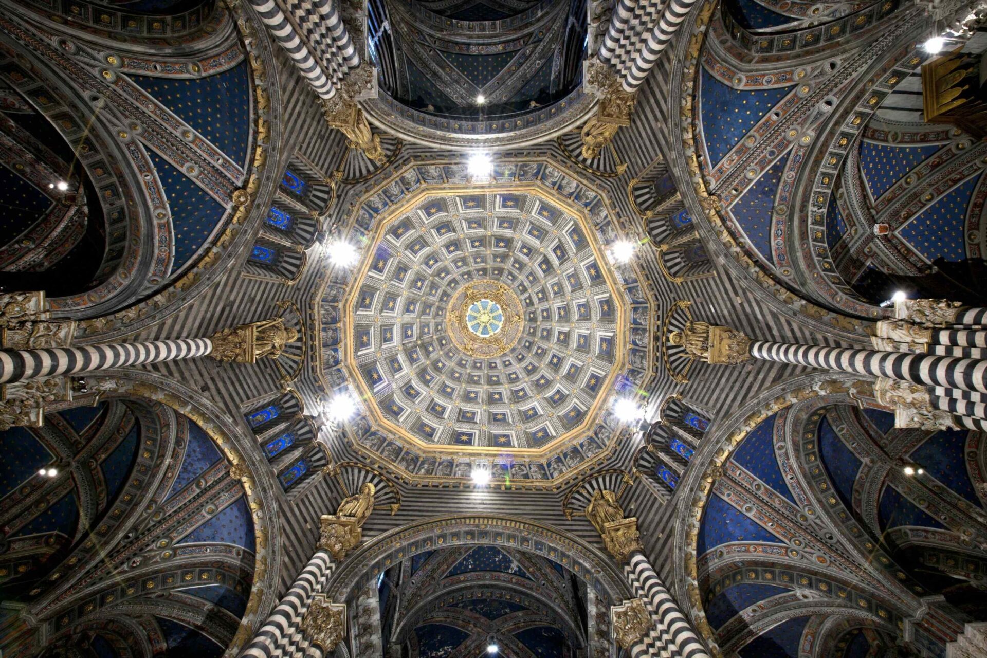 Tra arte e storia a Siena alla scoperta de “La Divina Bellezza” del Duomo