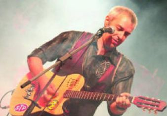 Davide Van De Sfroos a Firenze il 15 gennaio, tradizione country-rock al Puccini