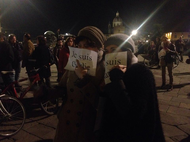 “Je suis Charlie”, a Firenze presidio di solidarietà davanti al consolato francese