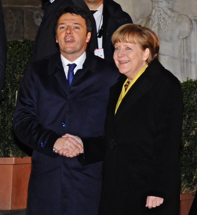 La Merkel plaude al percorso di riforme di Renzi