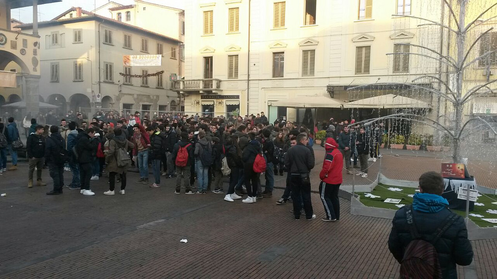 Gelo in aula. La rabbia degli studenti scende in piazza