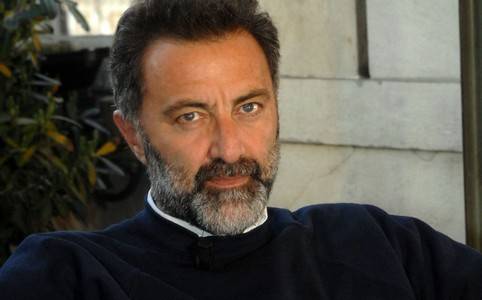 “Cercando segnali d’amore nell’universo” a Firenze, Luca Barbareschi  si racconta a …