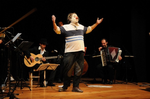In viaggio per l’Europa a teatro, il 14 febbraio a San Gimignano in scena “Balcanikaos”