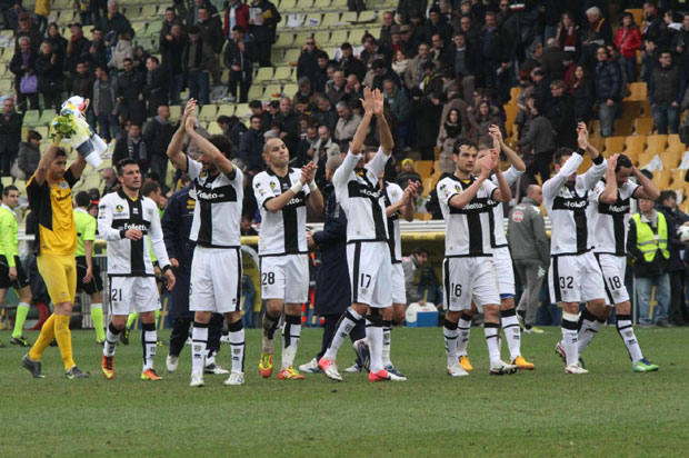 Parma sull’orlo del fallimento, ma la fede dei tifosi può uscirne rafforzata