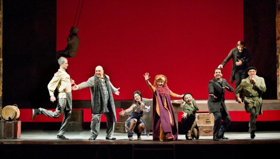 “L’impresario delle Smirne”, riflessioni passate e presenti sul palco del Teatro del Popolo