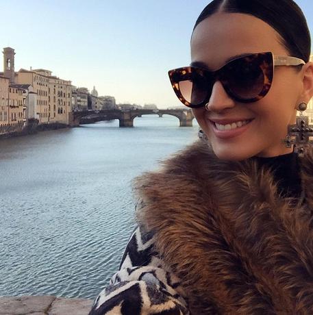 Il dissacrante gusto per il selfie Made in Toscana di Katy Perry