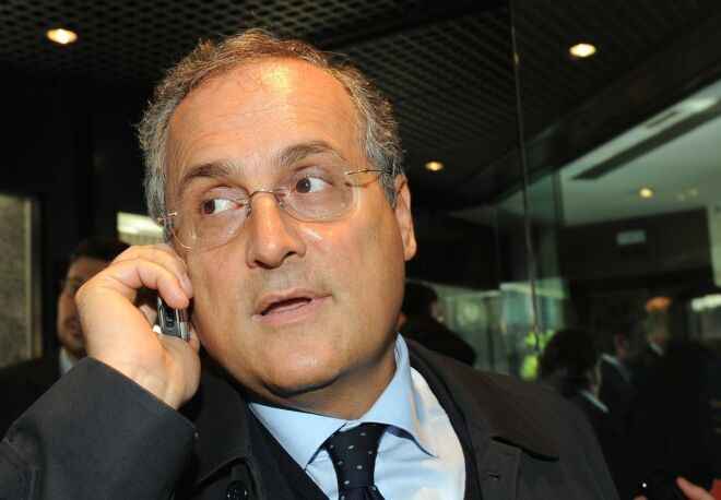 Palio e ospiti. Lotito alle finestre di Palazzo Sansedoni, Boschi e Giannini in Comune