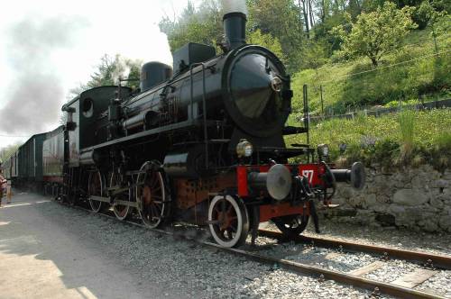 Turisti al finestrino. La Regione finanzia i treni natura ed evita la chiusura di alcune tratte minori