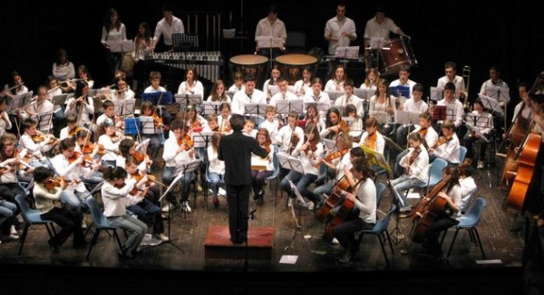 L’orchestra Rinaldo Franci sul palco dei Rinnovati di Siena l’1 aprile