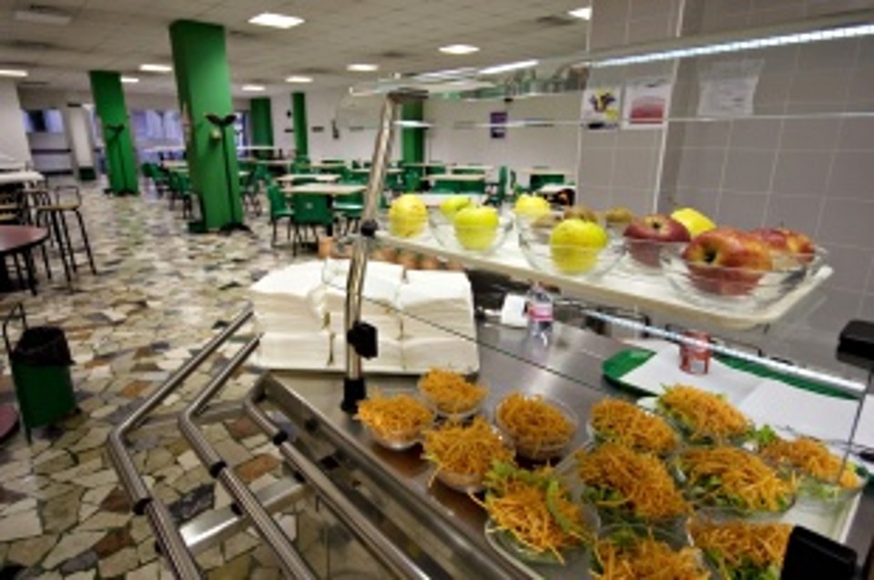 Stop allo spreco di cibo. Ai più bisognosi i pasti delle mense universitarie