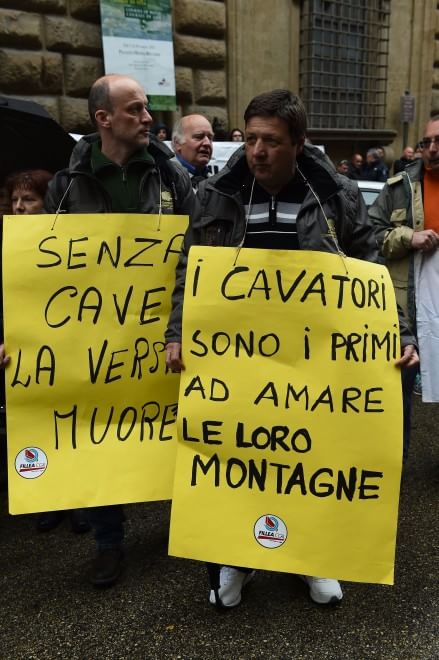 Pit della discordia. Cavatori contro Regione, in strada si protesta e in aula si discute