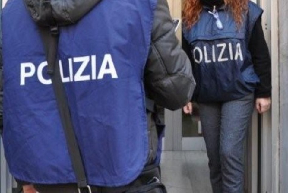 Calcio violento. Scontri prima di Pisa-Ascoli, 17 Daspo dopo le perquisizioni della Digos