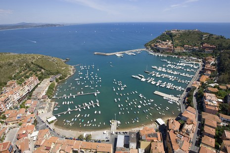 Abitazioni salate. Tra le Cinque Terre e Amalfi s’insinua l’Argentario, Porto Ercole terzo borgo più caro d’Italia