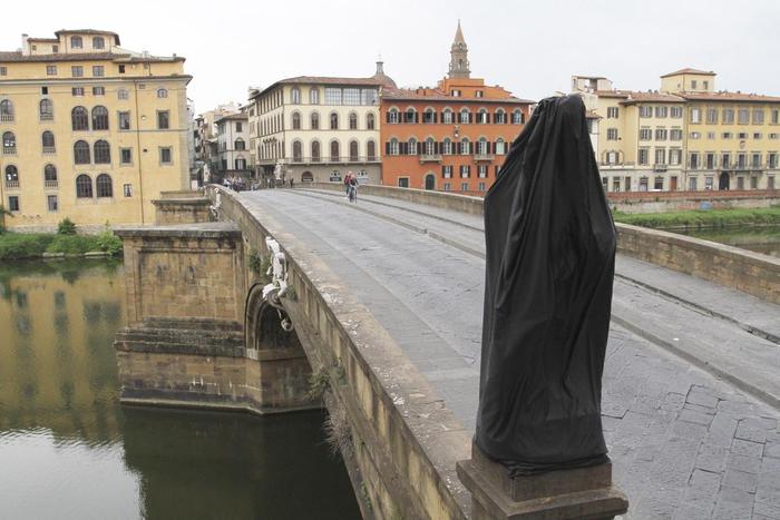 Arte in lutto. A Firenze Statua della Primavera incappucciata contro Isis
