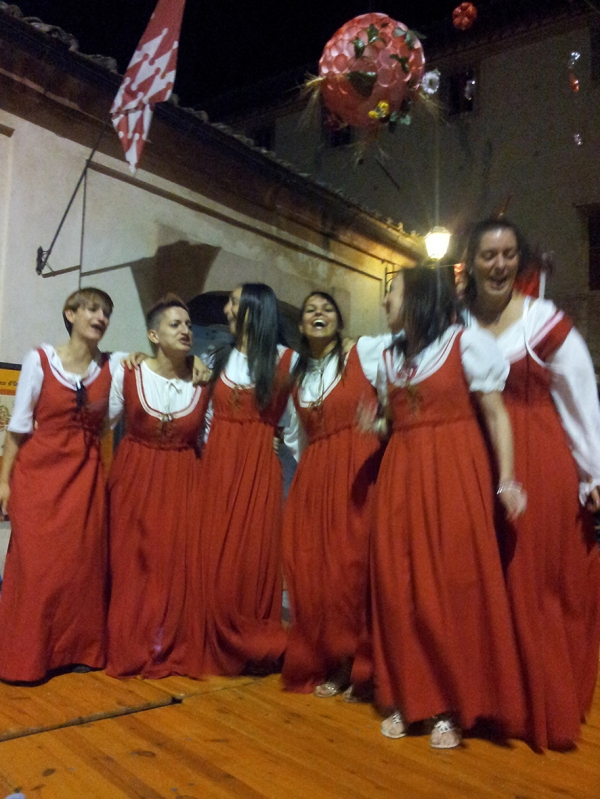 Festa del Castello a San Quirico d’Orcia, dal 5 al 7 giugno musica e cene a tema