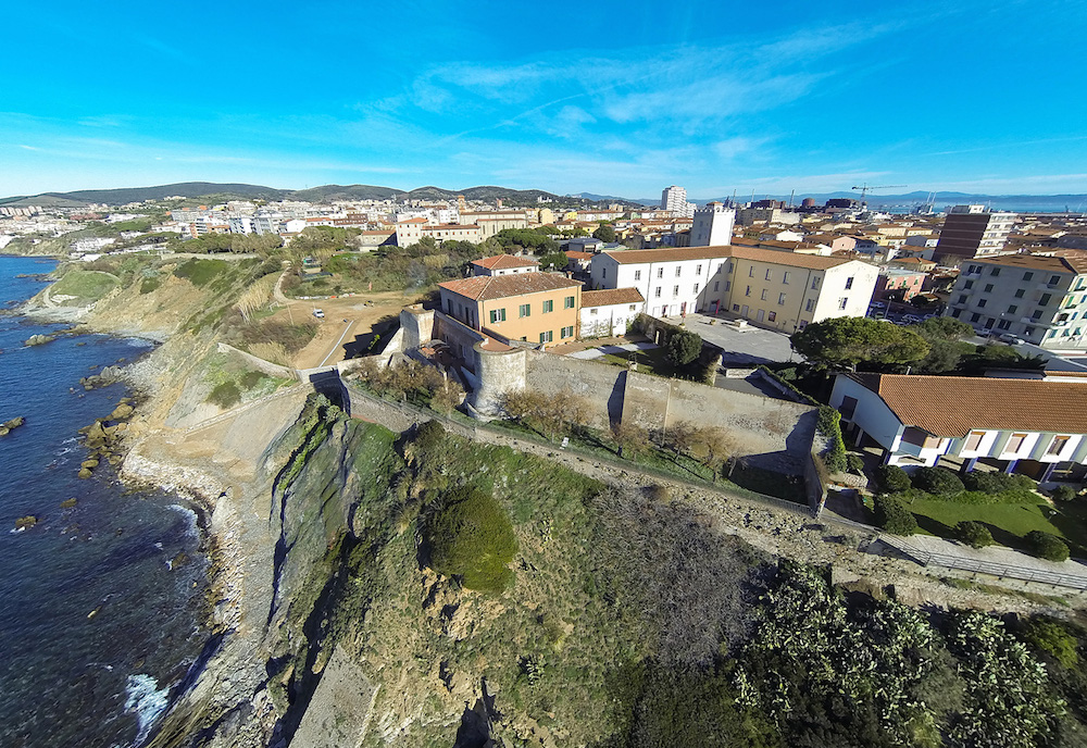 Sogno immobiliare. In vendita la fortezza sul mare progettata da Leonardo da Vinci