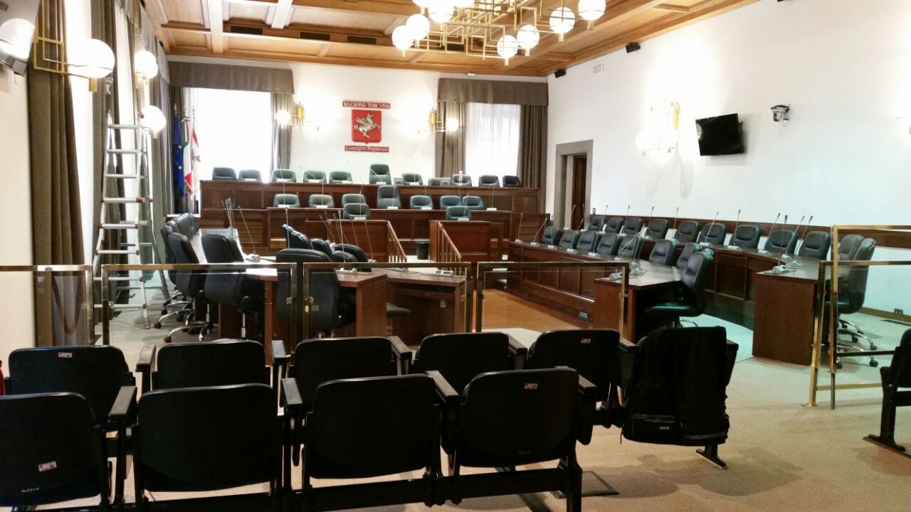 Prima in Italia. In Toscana no al doppio vitalizio per i consiglieri regionali