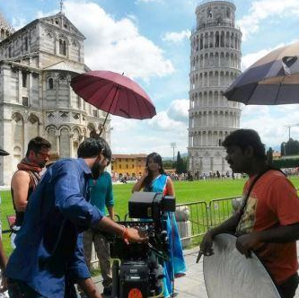 Bollywood a Pisa. Ciak sotto la Torre per il film “Zoom”