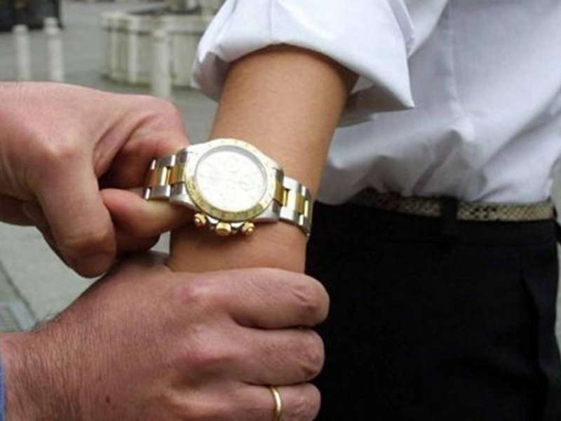 Furto di lusso. Rolex e diamanti rubati a principessa araba in vacanza a Forte dei Marmi