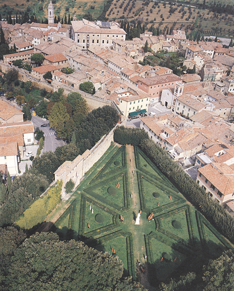 Forme nel verde, con Antifragile le opere di 50 studenti under 35 delle Accademie toscane tra gli Horti Leonini e Palazzo Chigi