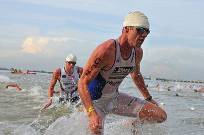 Verso le Olimpiadi. Triathlon in Arno è realtà, Firenze si tuffa nella sfida