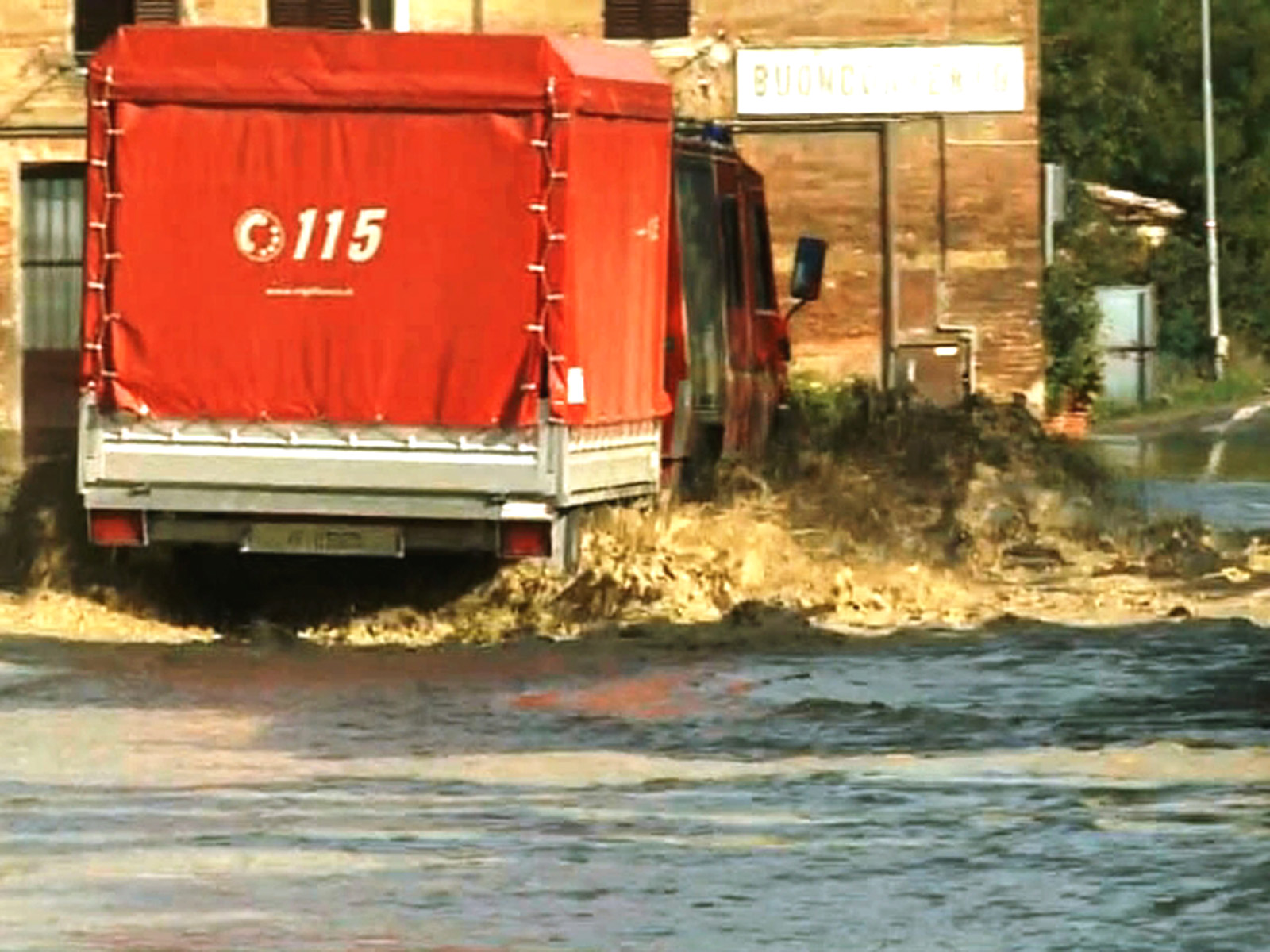 Alluvione Valdarbia. L’intervento: «Siamo stufi. Dalle belle parole si passi ai fatti»
