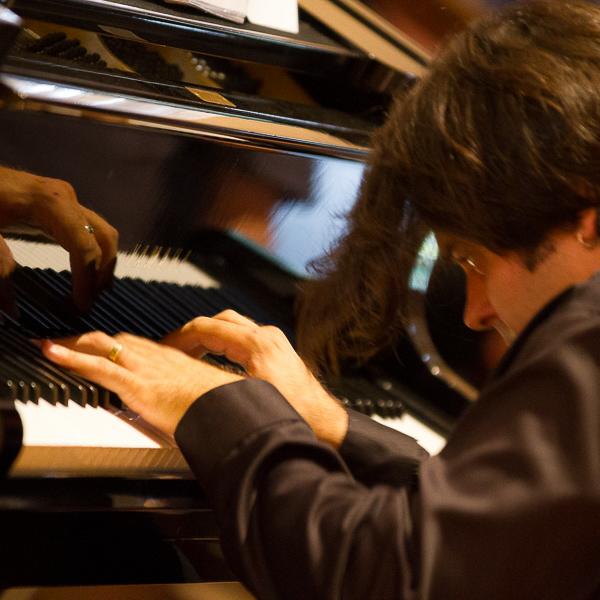 Chopin e Brahms risuonano tra le torri, concerto per Pianosolo del Maestro Ivan Morelli