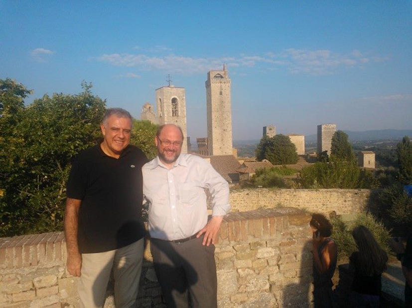 Vacanza toscana. Schulz a San Gimignano, tour tra le torri per il presidente del Parlamento europeo