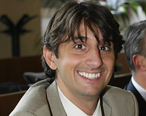 Aiuto agli italiani. Fratelli d’Italia crea numero per gli indigenti: «La Regione si occupa solo dei migranti»