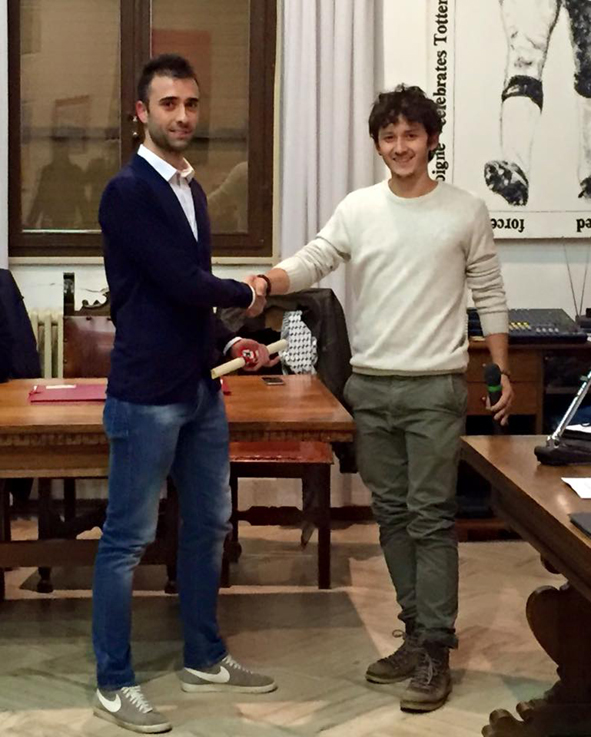 Il Comune premia Alessio Casagli per la medaglia ai mondiali di nuoto master di Kazan