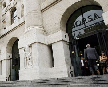 Fantafinanza. Maxi aggregazione Intesa-Unicredit-Mps, due banche smentiscono