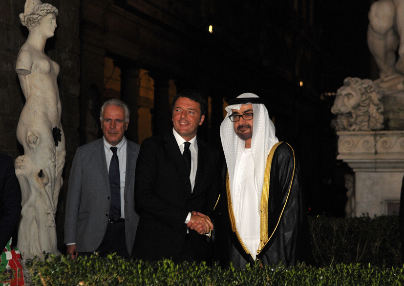 Renzi a Firenze. Cena con lo sceicco per il premier ‘viola’: «Salutate la capolista»