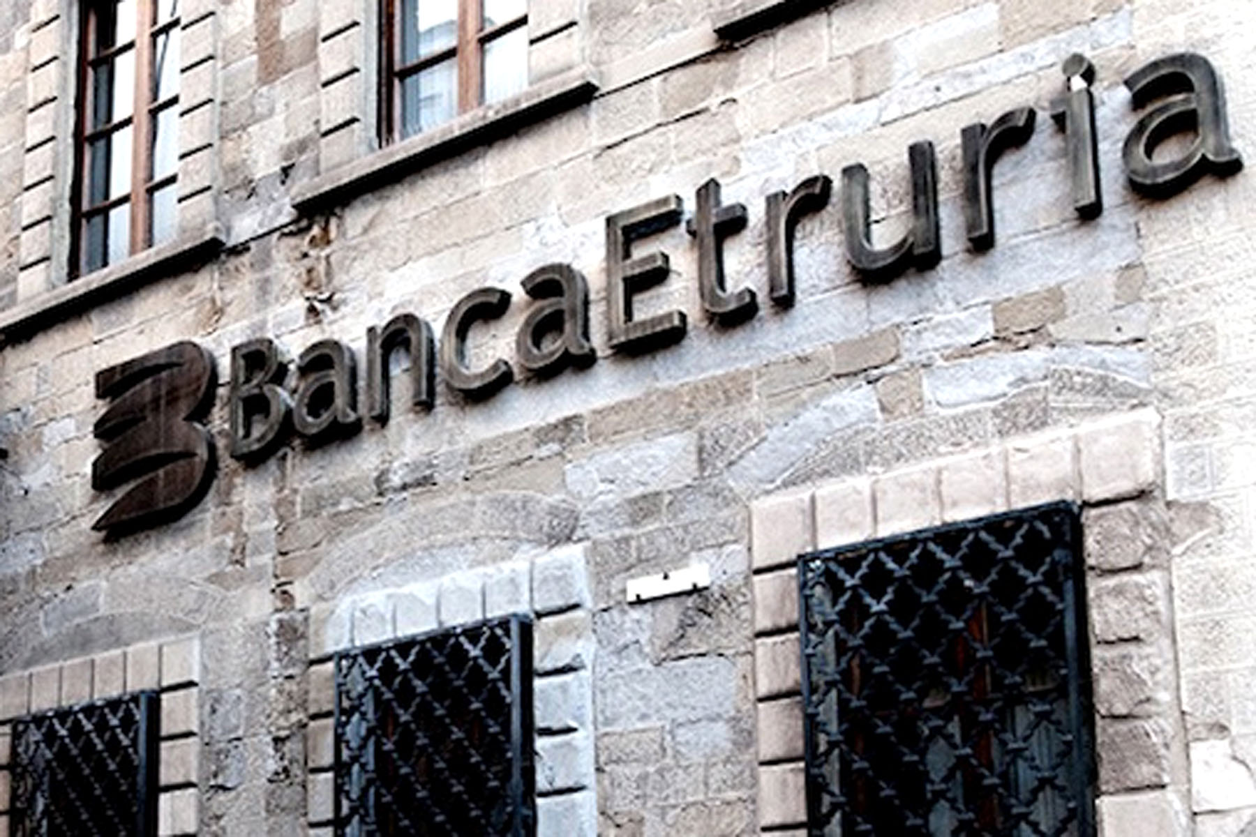 Con i risparmiatori. Banca Etruria, Rossi: «Rettifiche a decreto e a decisioni Bankitalia»