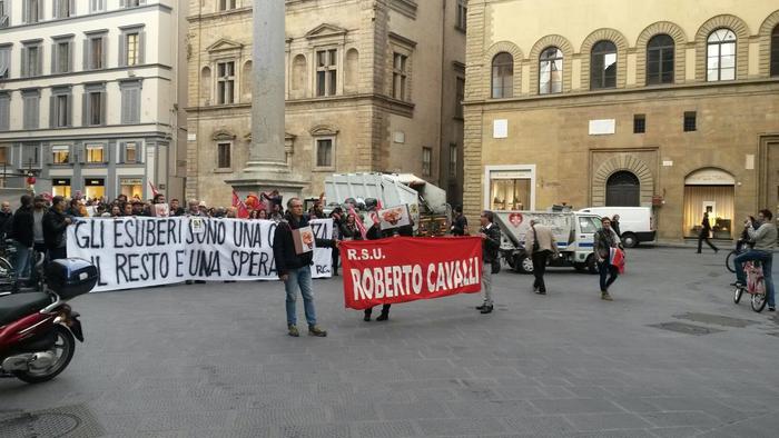 Sciopero per le vie del lusso. Firenze, protesta “animalier” dei lavoratori Cavalli contro la mobilità