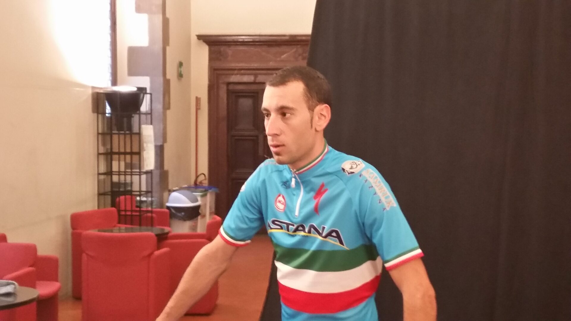 Testimonial vincente. Nibali in pista con l’A.T.T: «Insieme tante fatiche da compiere»