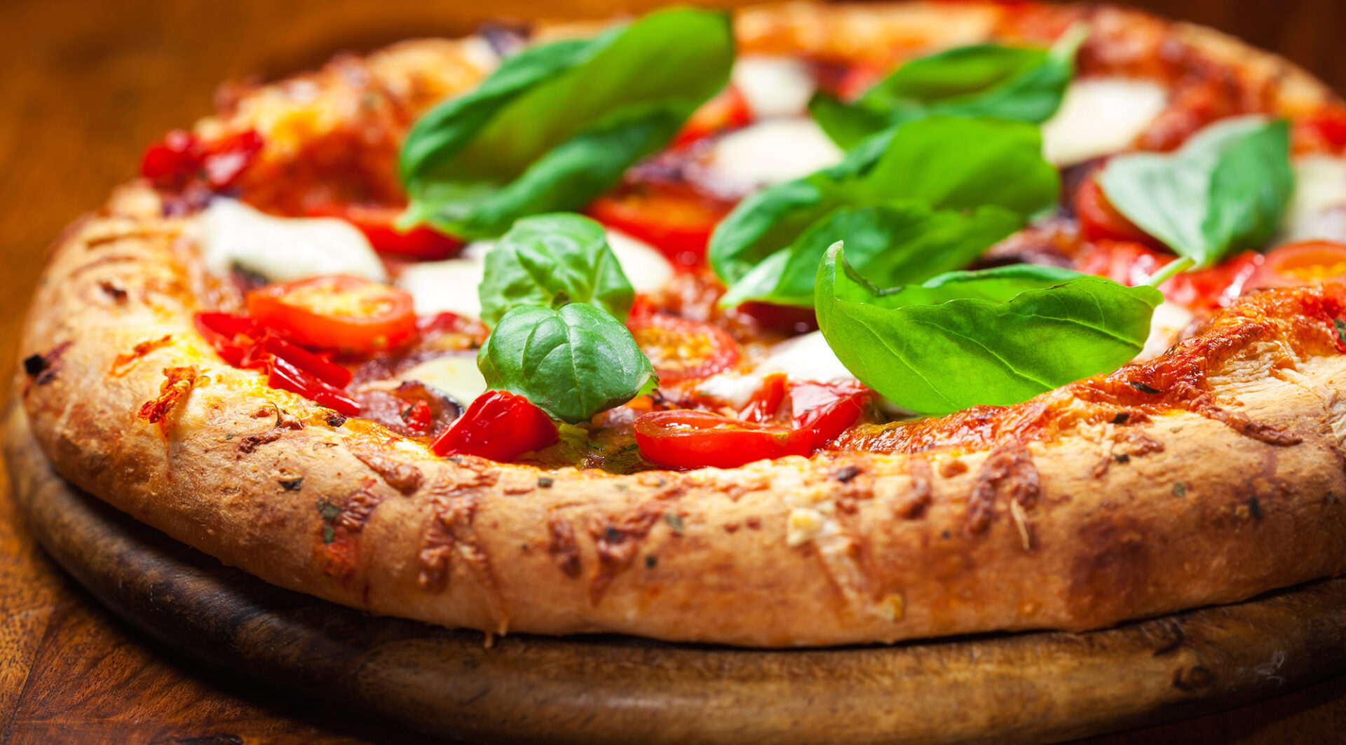 Un pasto in dono. Al Quartiere 3 arrivano le pizze solidali per le famiglie in difficoltà