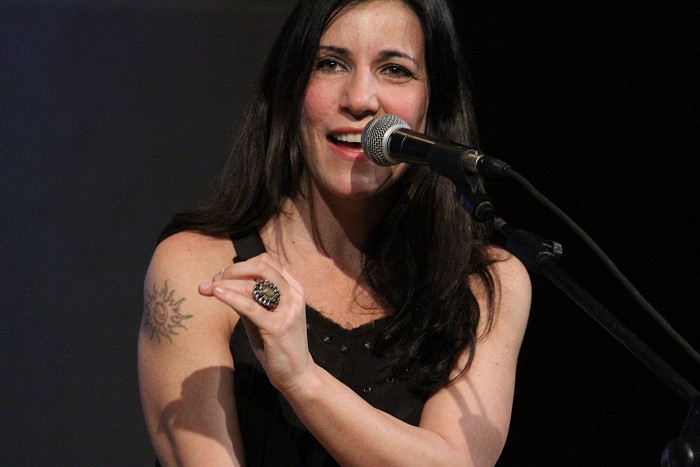 Musica contro l’emarginazione. Paola Turci e il suo concerto per le detenute di Sollicciano