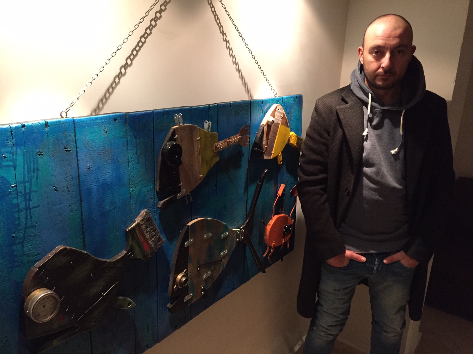 Passione d’arte. “Sporco”, le opere di Marco Dragoni in mostra nella ‘sua’ Rapolano