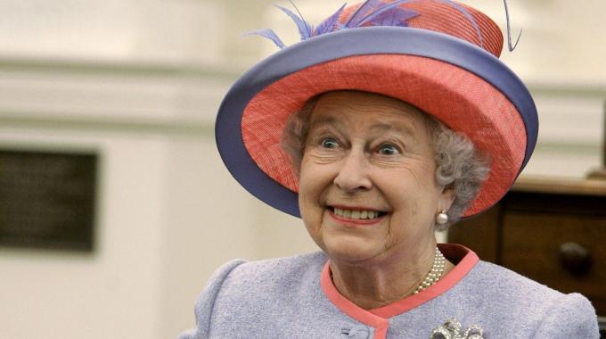 Invito ufficiale. Il Palio di Siena non va al compleanno della regina, il sindaco: «Venga a vederlo da Palazzo Pubblico»