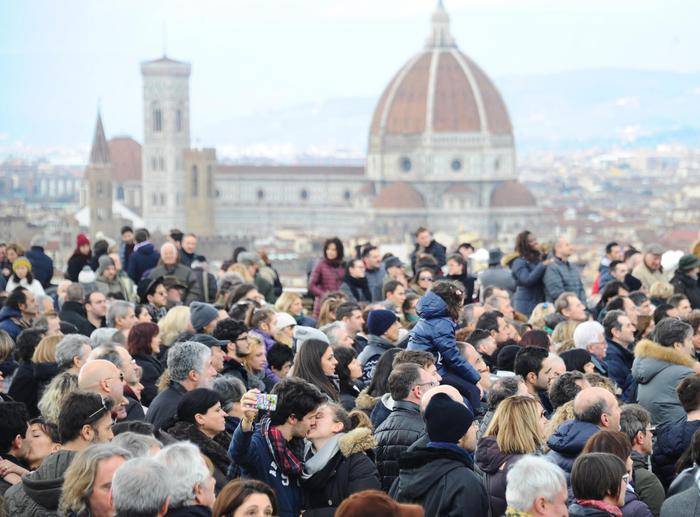 Scontro sul turismo. Anci chiede di rivedere misure su Airbnb, Regione: «avanti con la legge»