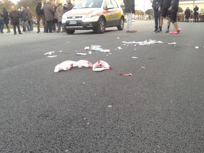Cruenta Viareggio. Marocchino accoltellato a morte in pieno giorno