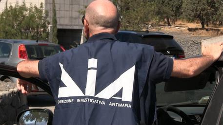 Riciclaggio e bancarotta fraudolenta. Dia esegue 8 arresti e sequestri per 150 mln, anche in Toscana