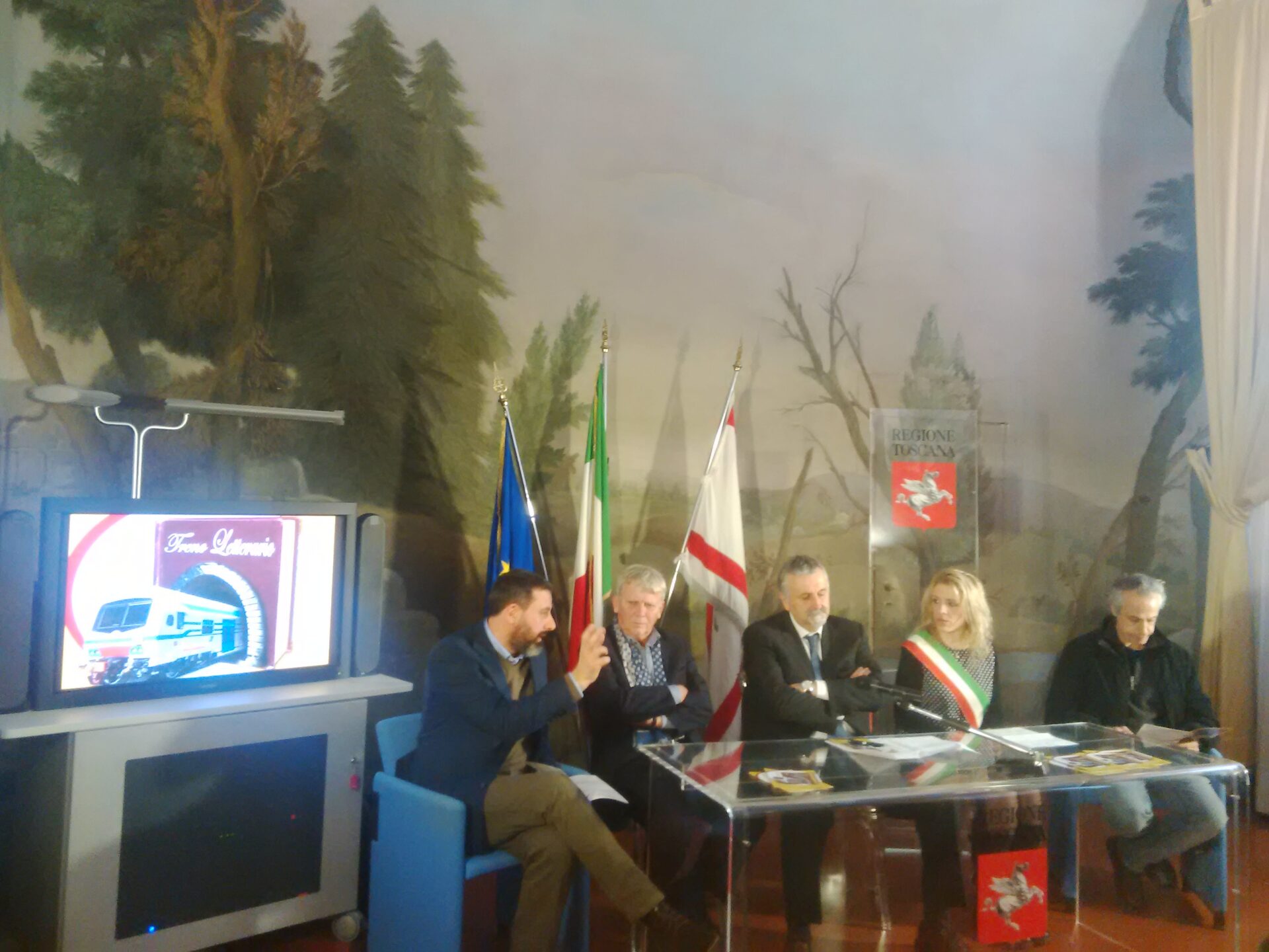 Binari di cultura. Toscanalibri, parte il treno letterario sulla tratta Volterra-Cecina