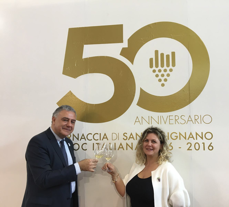 Il sindaco Bassi al Vinitaly brinda ai 50 anni della Vernaccia doc