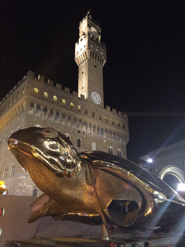 Invasione d’arte. Istallazioni di Jan Fabre in Piazza della Signoria