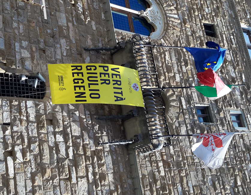 Verità per Giulio. Firenze, a Palazzo Vecchio esposto lo striscione dedicato a Regeni