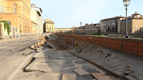 Risarcimenti per tutti. Voragine Firenze, Codacons si costituisce parte offesa. Nardella: «Non finirà a tarallucci e vino»
