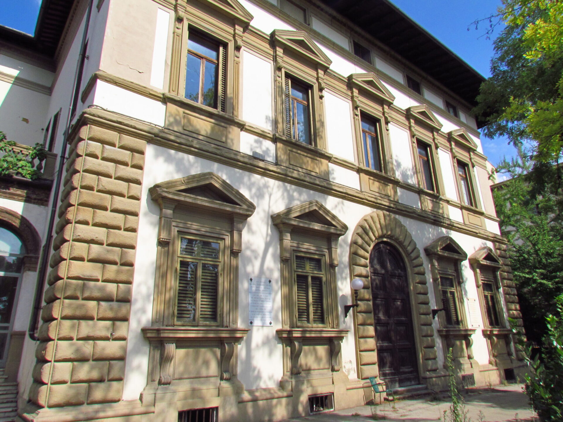 Beni da alienare. Regione Toscana vende 34 immobili di pregio, ci sono anche ville e un castello