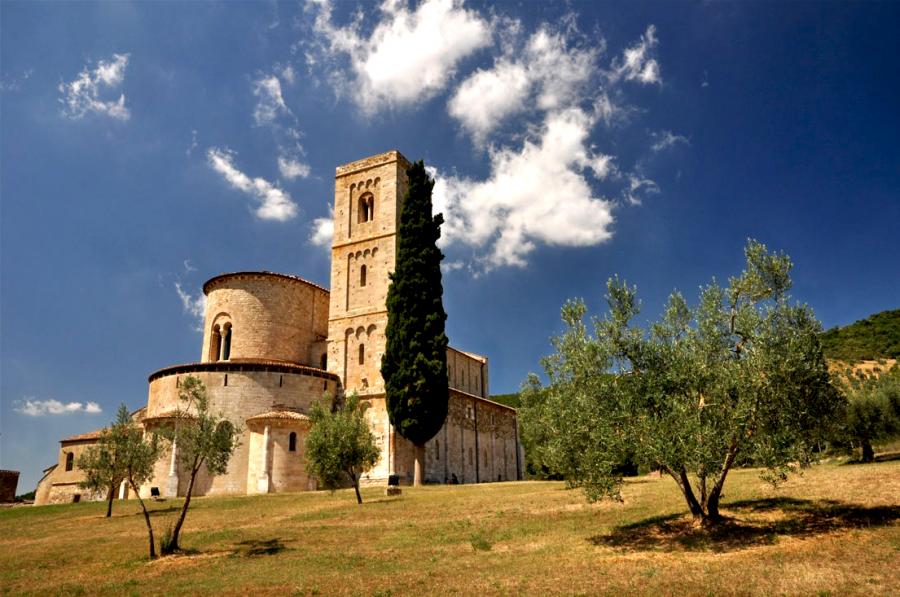 L’abbazia ai frati. Demanio consegna Sant’Antimo all’Arcidiocesi per l’«utilizzo dell’eremo»